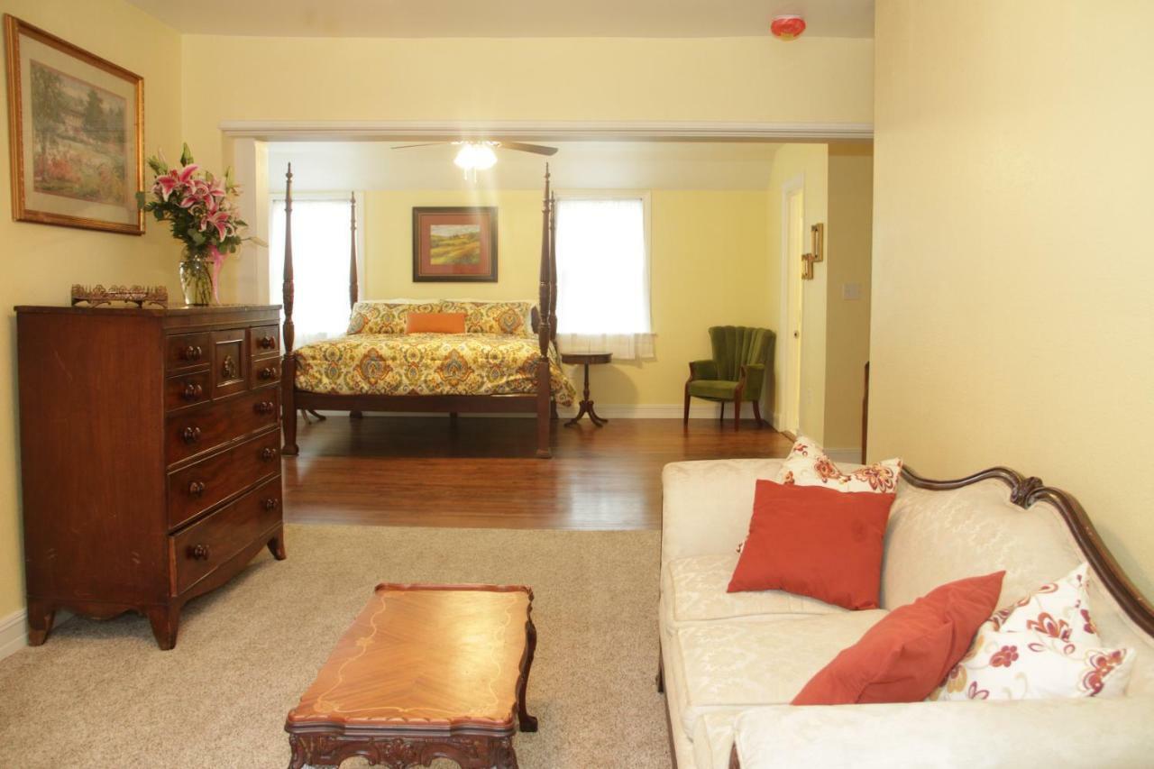 The Oaks Bed And Breakfast Sulphur Springs Ngoại thất bức ảnh